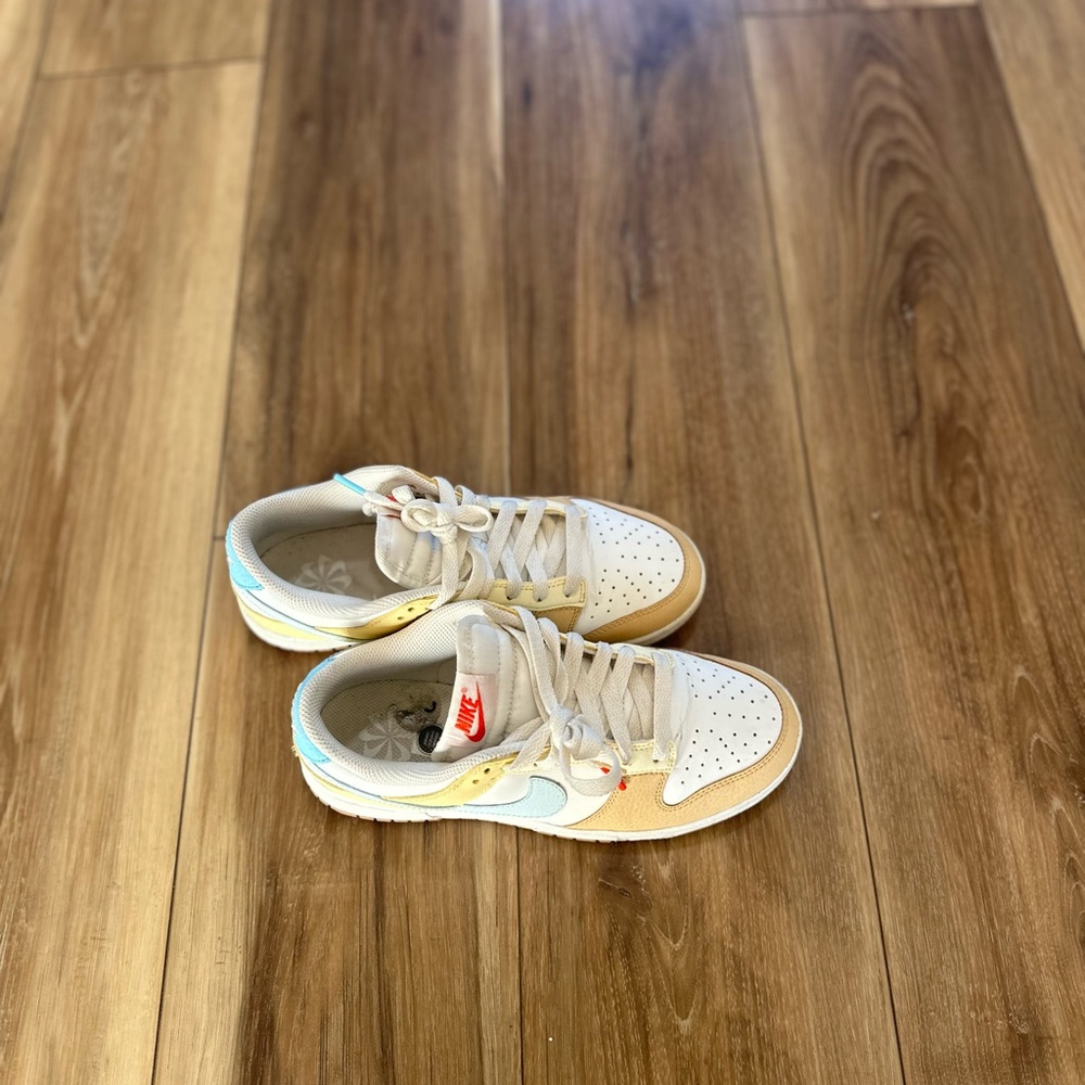 Nike women’s Dunk Low next nature soft yellow Sneakers size 7.5 - Picture 4 of 7